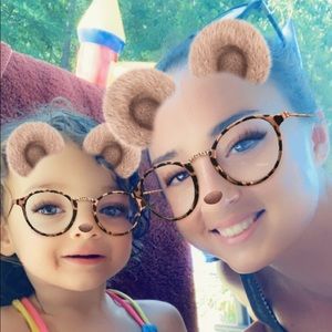 Meet your Posher, Cortney